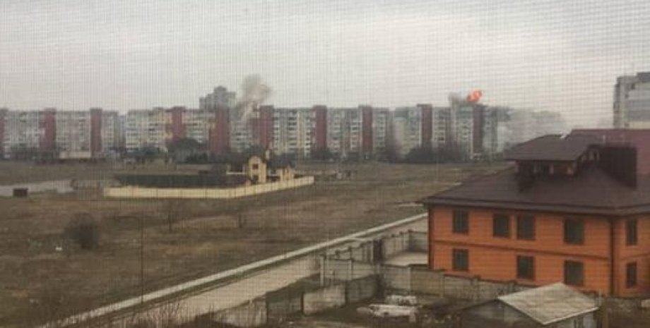 Войска РФ обстреляли Херсон и попали в жилые дома