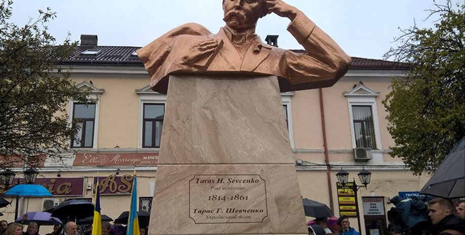 Бюст Тараса Шевченко в Румынии / Фото: twitter.com/MFA_Ukraine