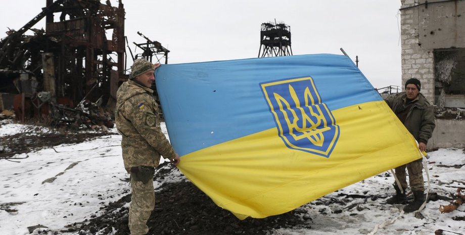 ВСУ возле разрушенной боевиками шахты "Бутовка" / Фото: УНИАН