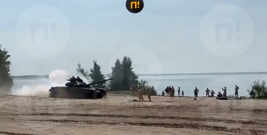 Танк армії РФ, російський танк