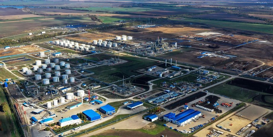 НПЗ, нафтопереробний завод, Росія, війна РФ проти України