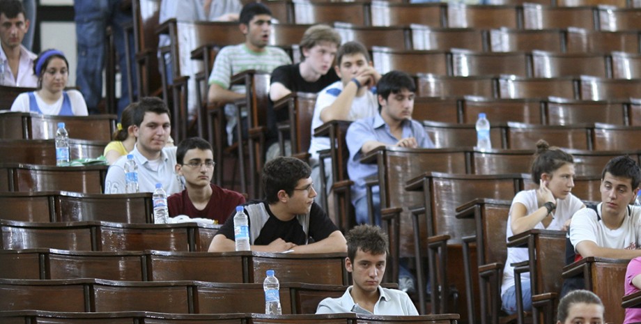 Студенти мобілізація в Україні, загальна мобілізація, право на відстрочку, юрист, Владислав Юрчак, вручення повістки