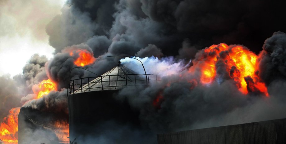 Пожар на нефтебазе "БРСМ-Нафта" / Фото: Тарасов Владимир/Укринформ