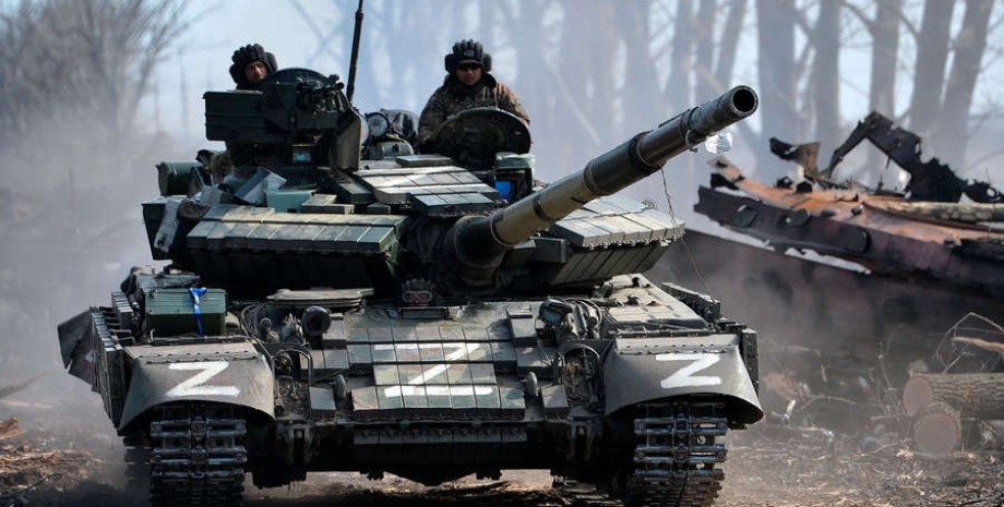 Російський танк, фото