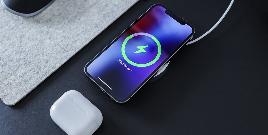 Акумулятор, батарея, акумуляторні технології, підзарядка батареї, джерела живлення