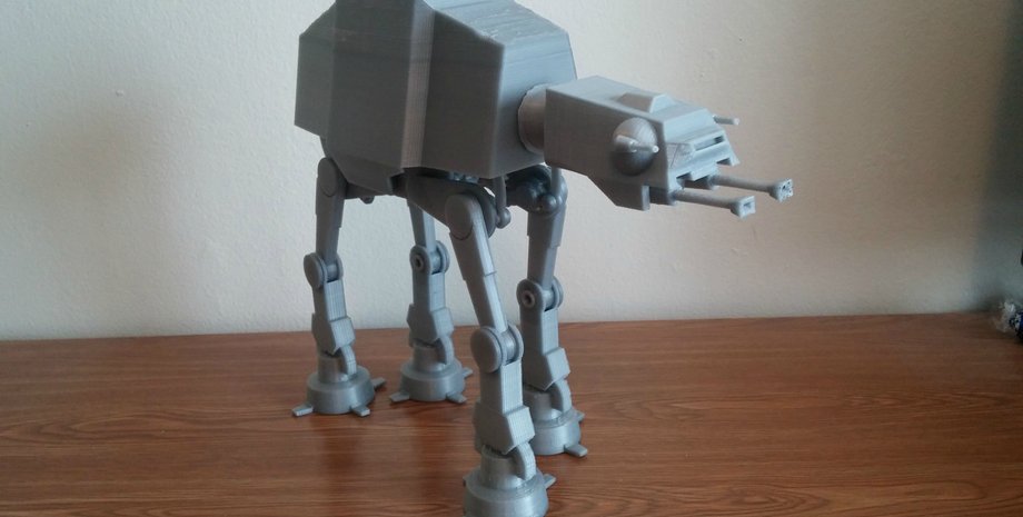 Модель АТ-АТ / Фото: makezine.com