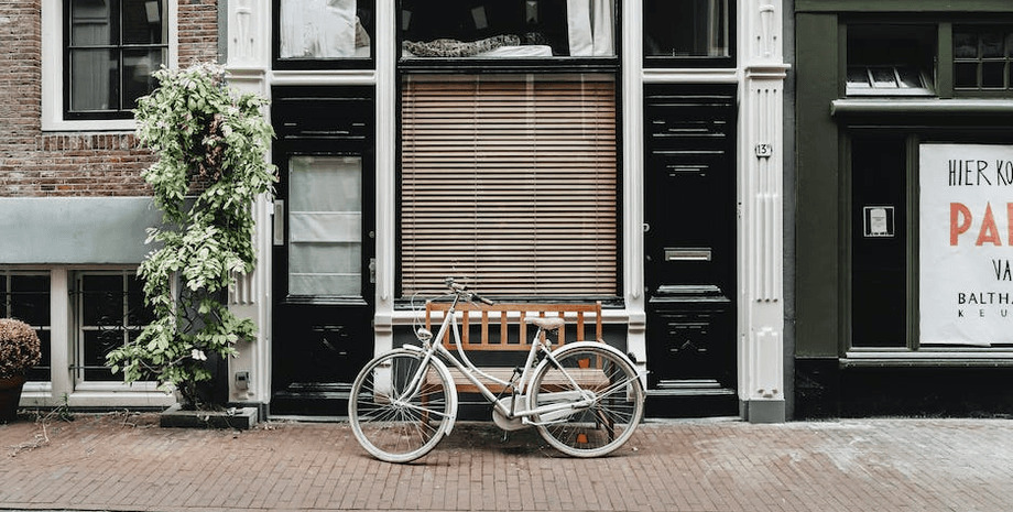 Велосипед, грабитель велосипедов, устроила пикет, велосипед сына, украли велосипед, под домом грабителя, суд, недовольна приговором