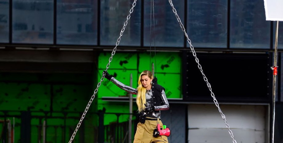 Джиджи Хадид, Джиджи Хадид стиль, Джиджи Хадид реклама, Джиджи Хадид съемка, Джиджи Хадид личная жизнь, мейбелин,