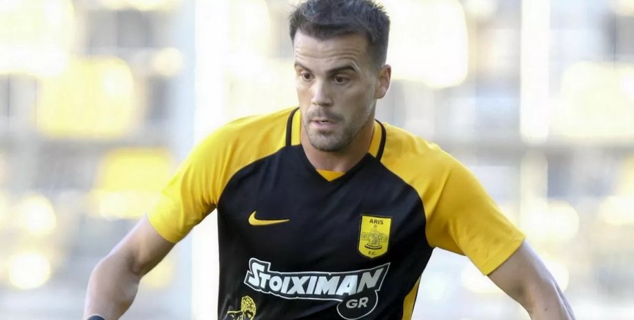 Никос Цуманис