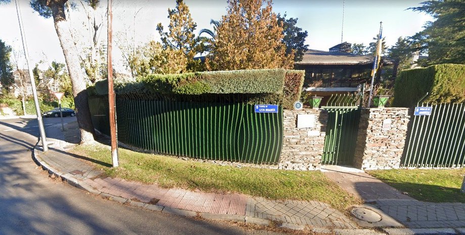 Посольство Украины в Мадриде