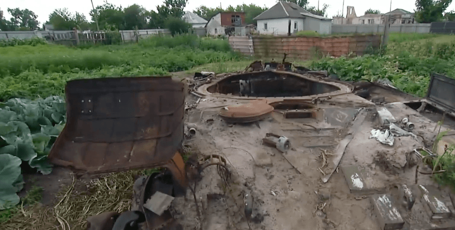 война в украине, новости киева, новости киевщины, большая дымерка, танк капуста свекла, танк рф на огороде