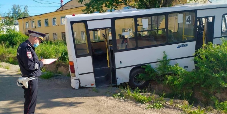 дтп, автобус, свердловская область, фото