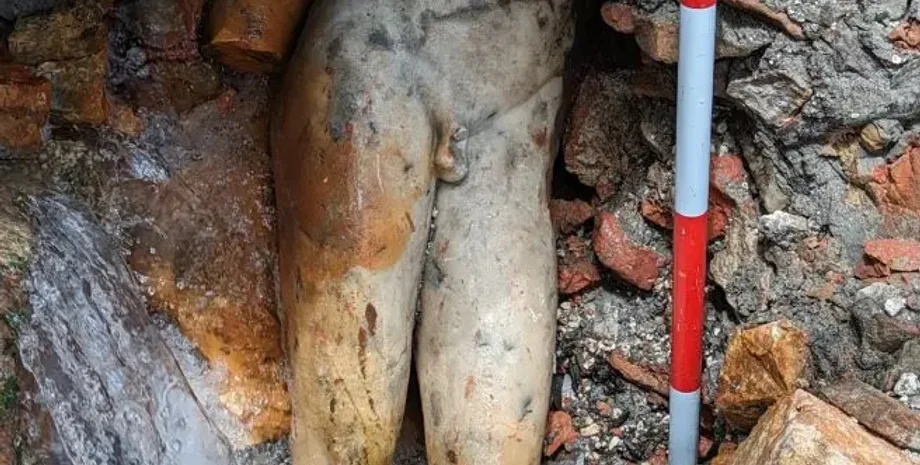 Тоскана, Італія, римляни, курорт, термальне джерело, історія, розкопки, археологія, вчені, дослідження, знахідка, статуя, фігура, Аполлон, ящірка, бог, божество, цілительство, дар, бронза, мармур