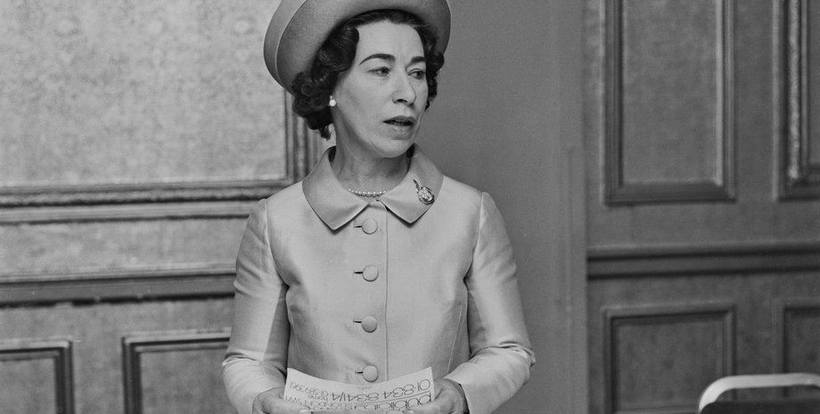 Джаннетт Чарльз, двійник королеви Єлизавети II