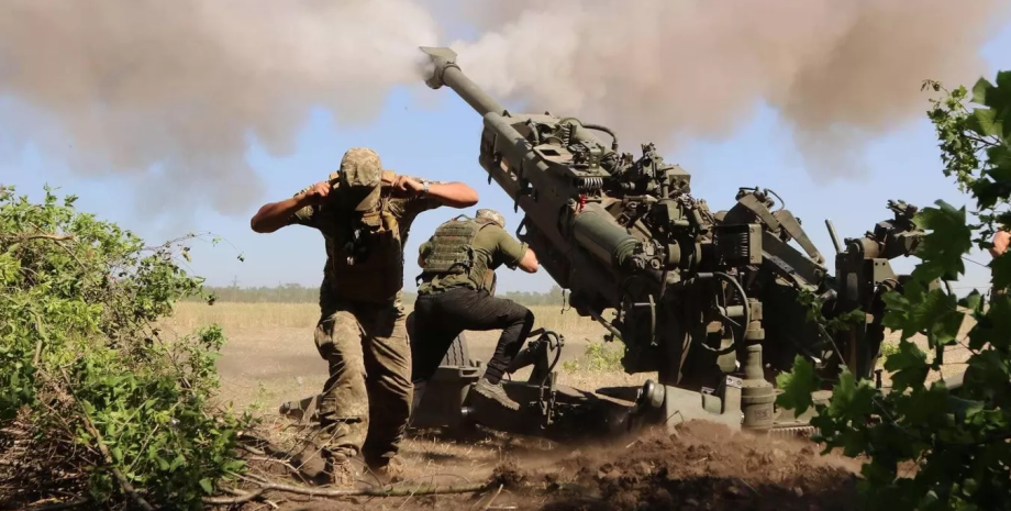 Изображение украинских военных и оружия
