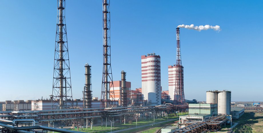 территория химзавода Акронт в Великом Новгороде