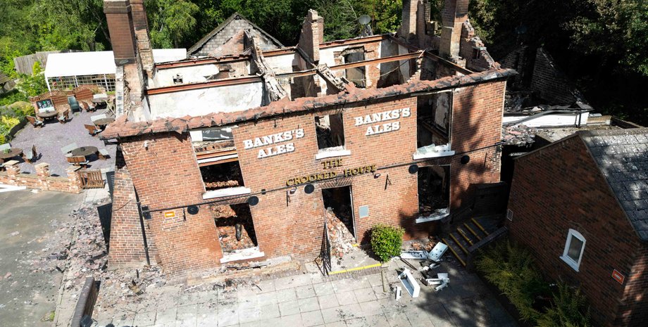 Crooked House, пожар, последствия