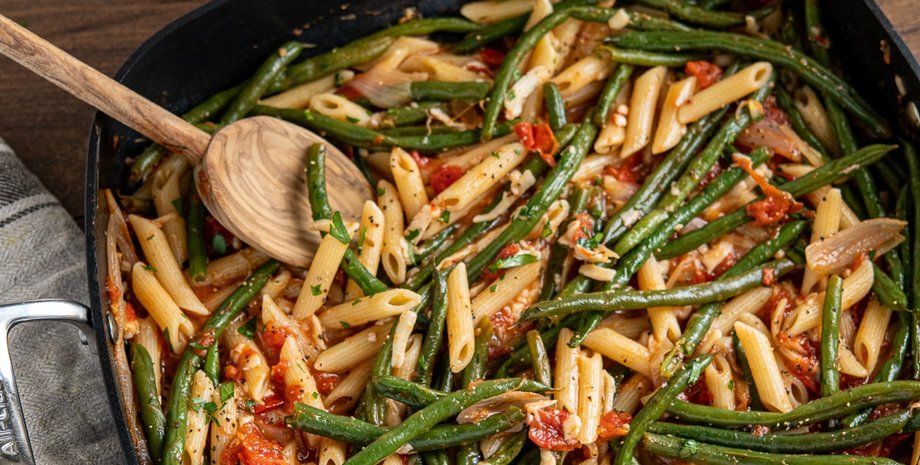 Паста зі стручковою квасолею та помідорами, простий рецепт пасти, що приготувати зі стручкової квасолі, стручкова квасоля рецепт
