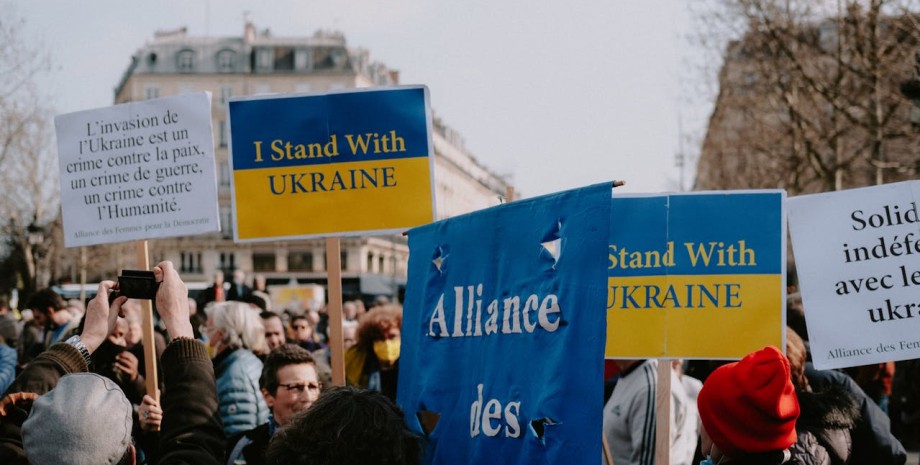 підтримка України, що європейці думають про Україну, війна в Україні, новини України, мирні переговори, закінчення війни в Україні