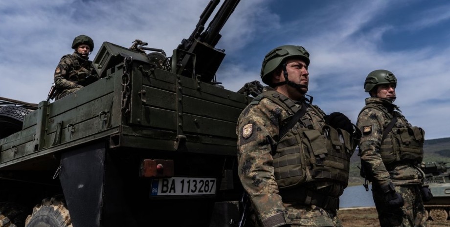 оружие болгарии, военная помощь, болгария военная помощь, болгарские военные
