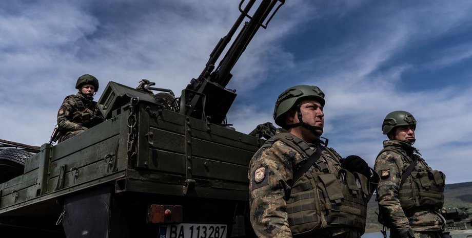 зброя болгарії, військова допомога, болгарія військова допомога, болгарські військові