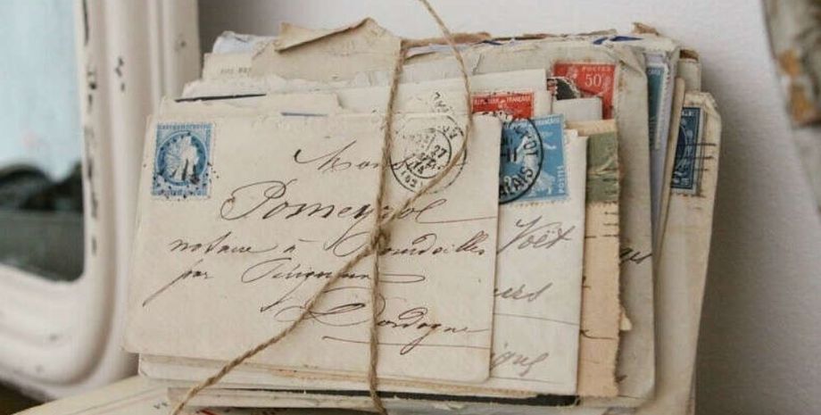 Открытка с поздравлением на Рождество и Новый год 2025, женщина рассказала, как получила поздравление от соседки