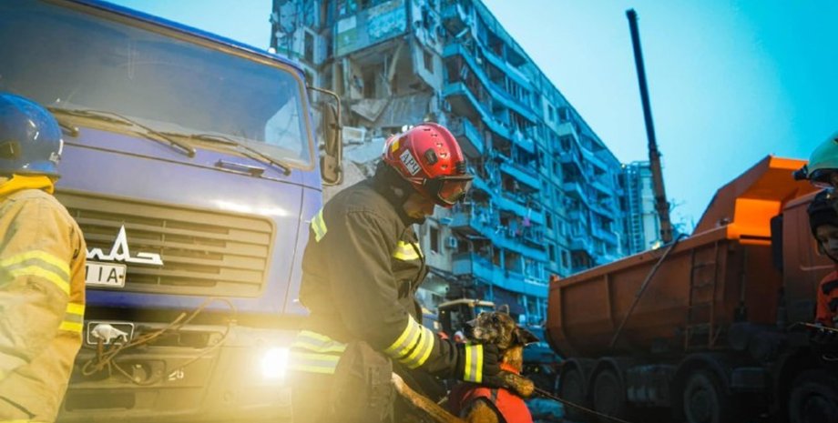 Обстрел Днепр 14 января ракетный удар дом ракета разрушения завалы