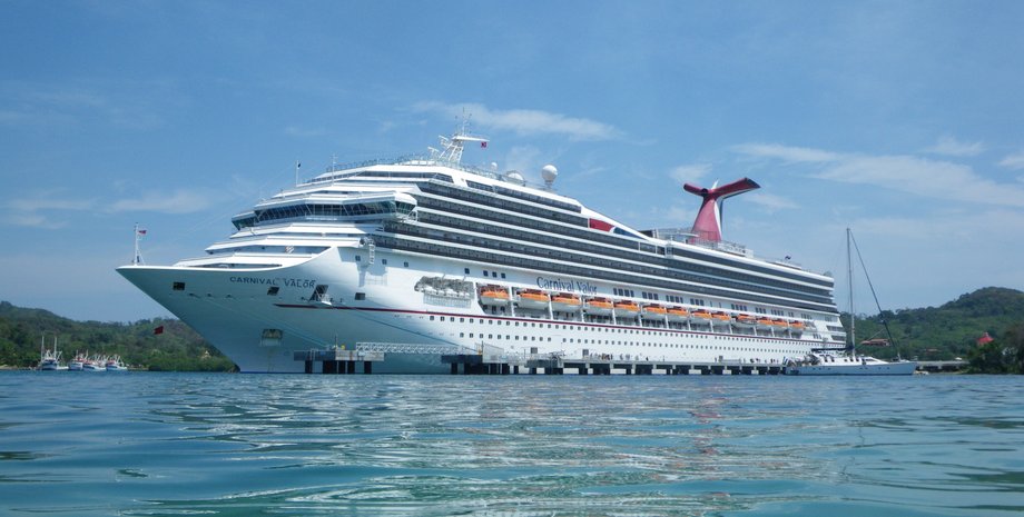 Carnival Valor