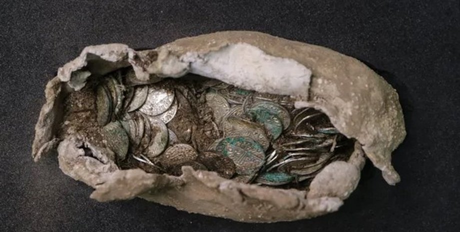 серебрянные монеты клад Англия