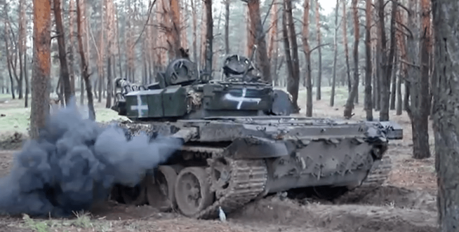 Бійці ЗСУ показали трофейний танк "Урал" (відео)