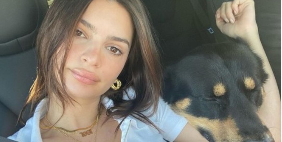 Емілі Емілі Ратажковскі, модель, вагітність