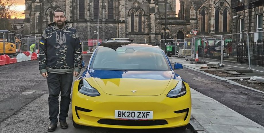 Шотландець Девід та його Tesla, фото