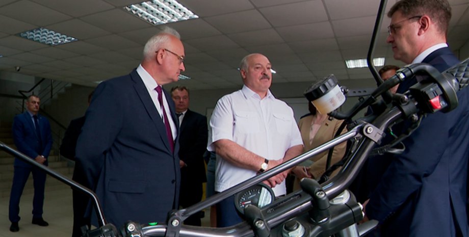 лукашенко на заводе Минск