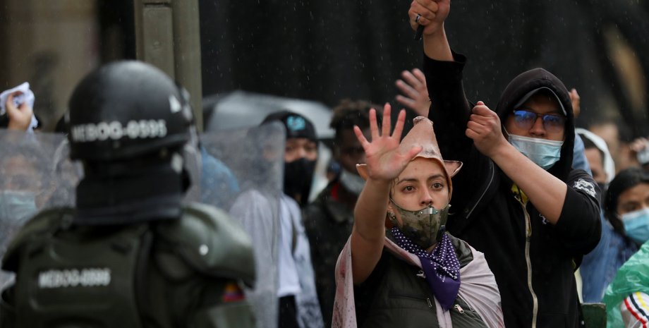 Колумбія, Протести, Експорт кави, Блокування доріг, Роберто Велес