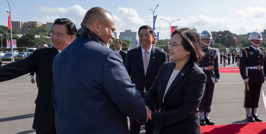 Президент Науру Ліонель Айнгімеа, президент Тайваню Цай Інвень