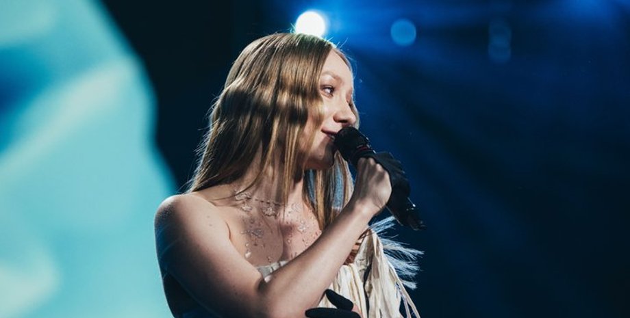 Leléka, співачка Leléka на сцені у Відні, Австрія