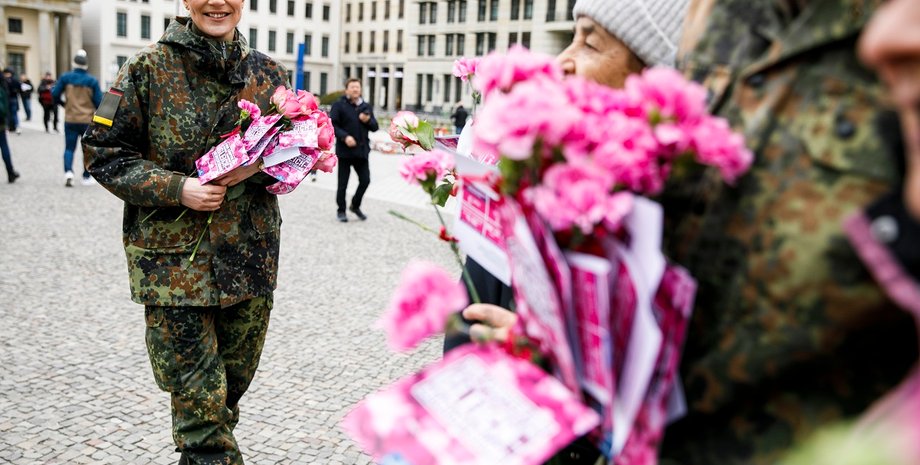 8 березня 2025,  вихідний на 8 березня 2025, міжнародний жіночий день, день жінок, 25 лютого день української жінки