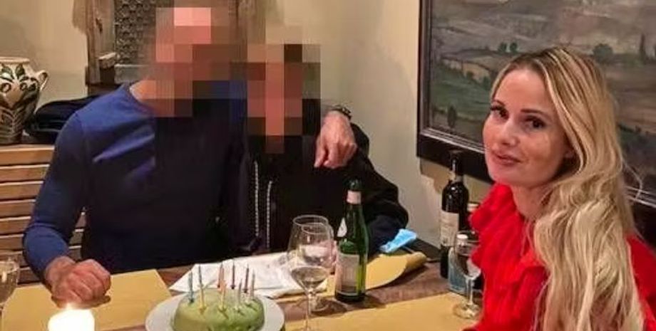 Миллионер оставил свое наследство гадалке, бывшая жена отрицает и подает иск в суд, все детали дела