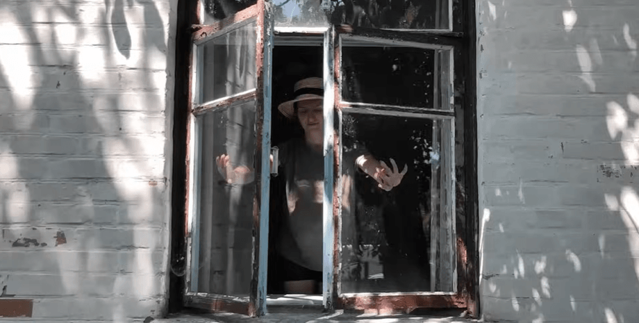 Елена провела экскурсию по своему жилью Дом в деревне