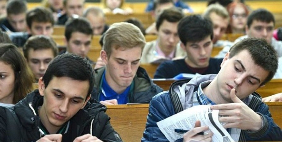 Студенты в Украине, студенты повестка, усиление мобилизации, закон о мобилизации, мобилизация в Украине, мобилизация студентов, отсрочка для студентов