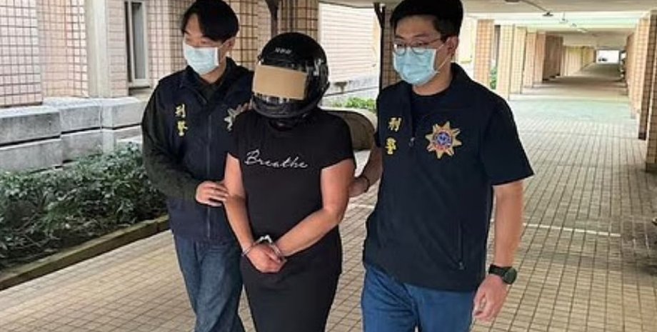 Виявилось, що їде до мати, яка відбуває покарання