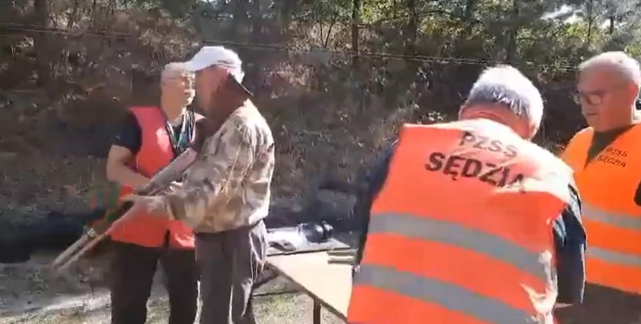 Польша, стрельба, соревнования по стрельбе, судья подстрелил участника