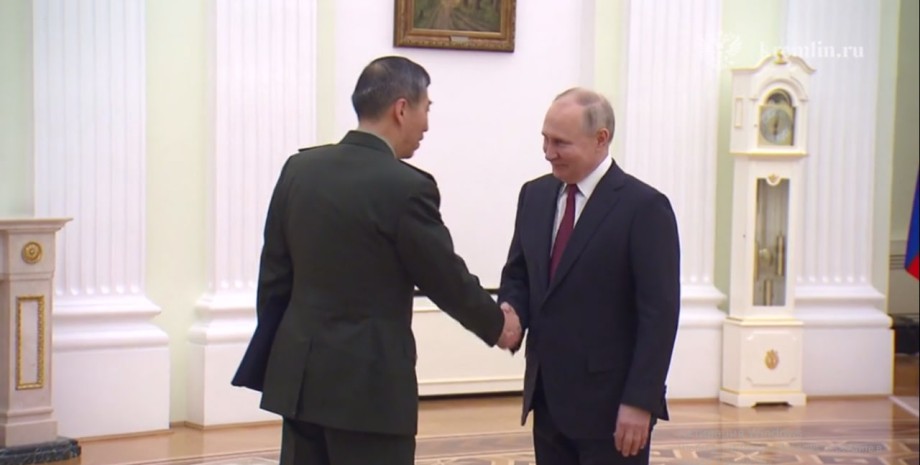 До Росії з візитом прибув міністр оборони КНР Лі Шанфу. путін і Лі Шанфу