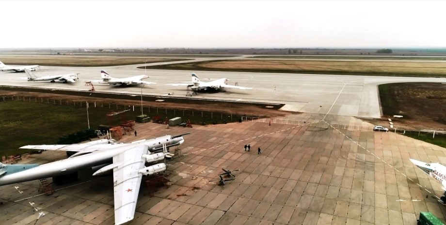 Авіабаза, Енгельс, Росія, РФ, аеродром, війна, БПЛА, фото