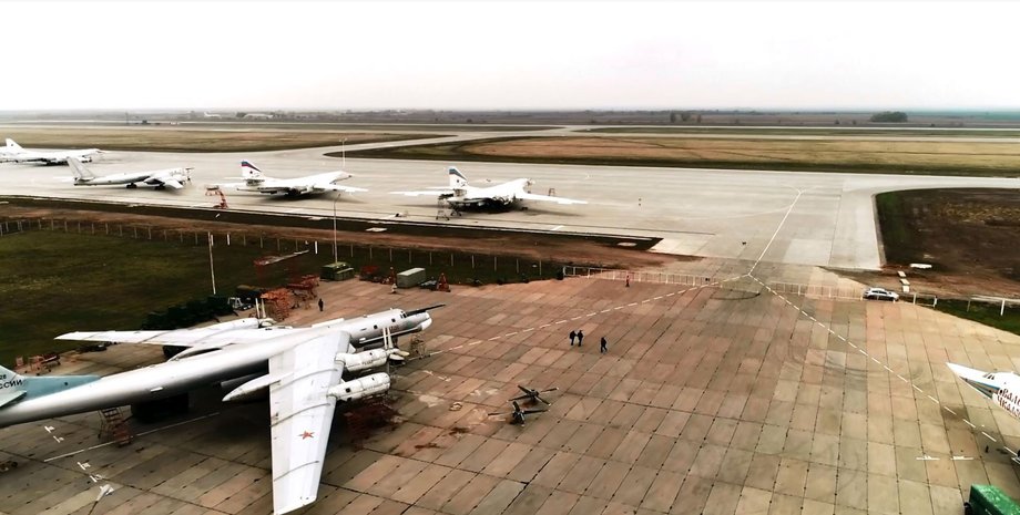 Энгельс, авиабаза, самолеты