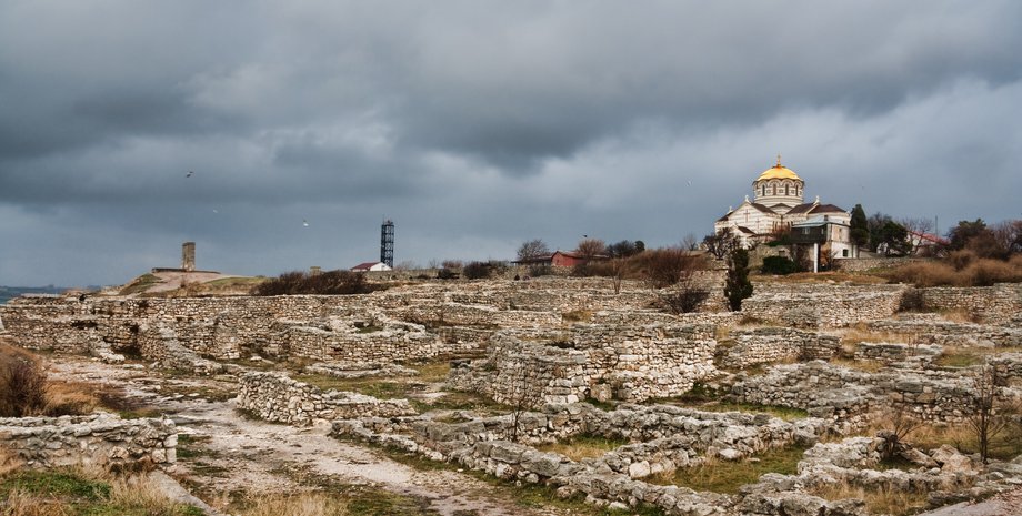 российские оккупанты, экспонаты, Херсонес Таврический, Крым, грабеж, уничтожение украинской культуры