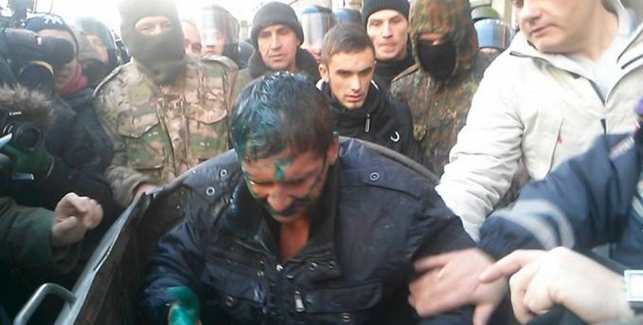 Депутат Скоробагач после обливания зеленкой / Фото: dozor.kharkov.ua, Павел Федосенко