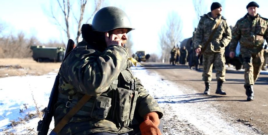 Украинские военные выходят из Дебальцево / Фото: Facebook Константина Реуцкого