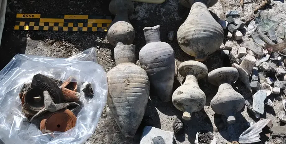 археологи, археология, открытие, храм, ритуал, пир, предмет, Геркулес, кости, керамика, святилище, храм, Рим, культ, исследования