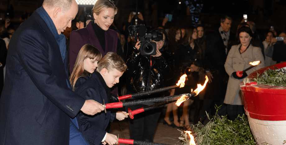 Князь Альбер II и княгиня Шарлен с детьми, княжеская семья Монако, принц Жак, принцесса Габриэлла, дети княгини Шарлин